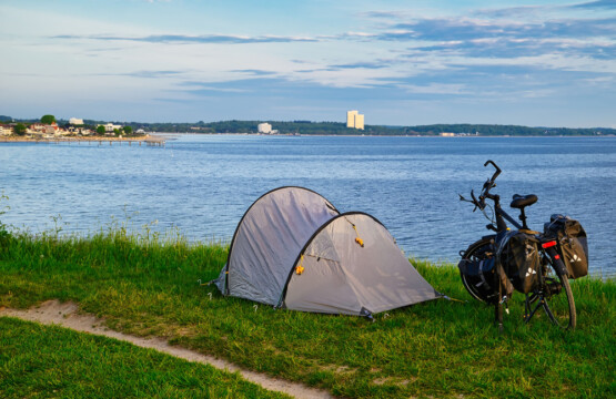 Entdecken Sie wertvolle Tipps und Ratschläge zum Zelten an der Ostsee - Die perfekte Anleitung für ein unvergessliches Campingabenteuer an der Ostsee. Erfahren Sie, wo Sie die besten Campingplätze finden, welche Ausrüstung Sie benötigen und welche Aktivitäten Sie in der Umgebung unternehmen können. Planen Sie Ihren nächsten Ostsee-Zelturlaub mit unseren hilfreichen Tipps!